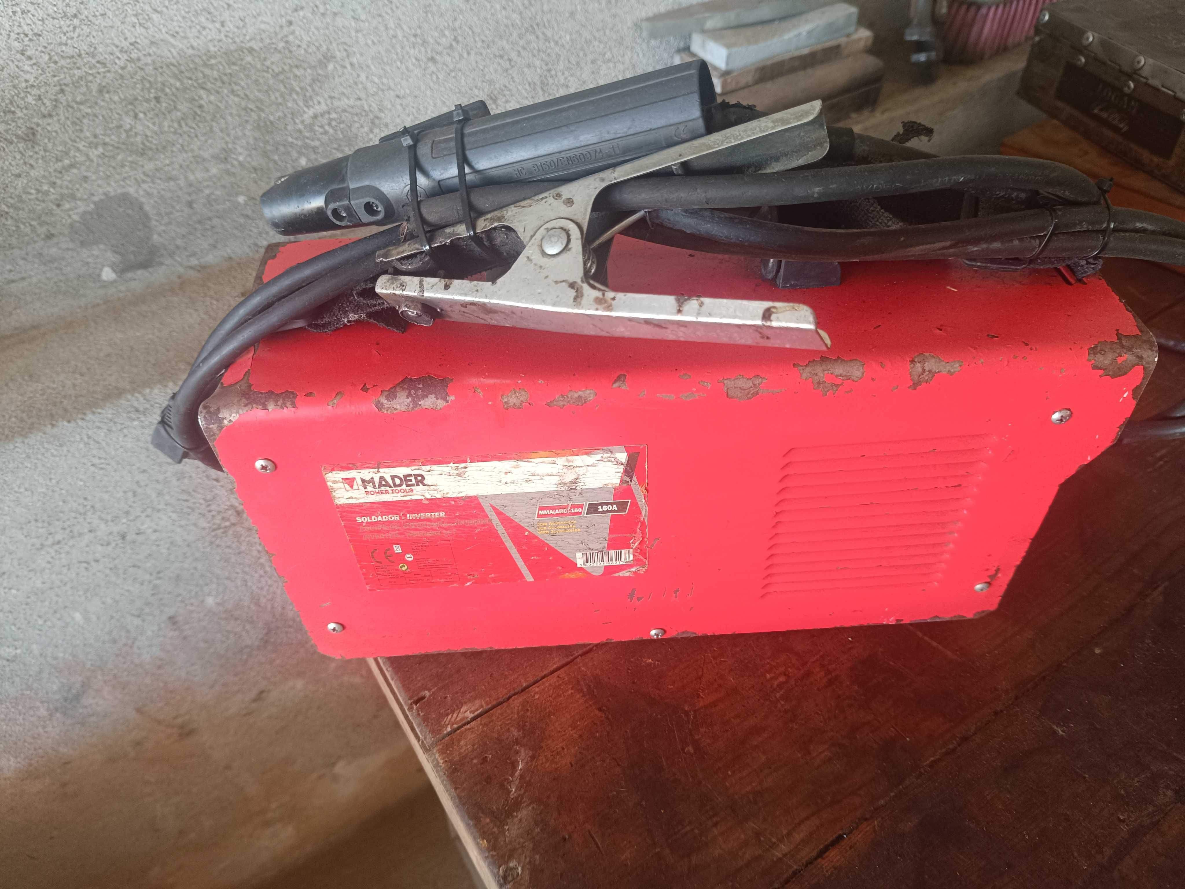 Maquina de Soldar Inverter "MADER" 160 A com eléctrodos e 2 máscaras.