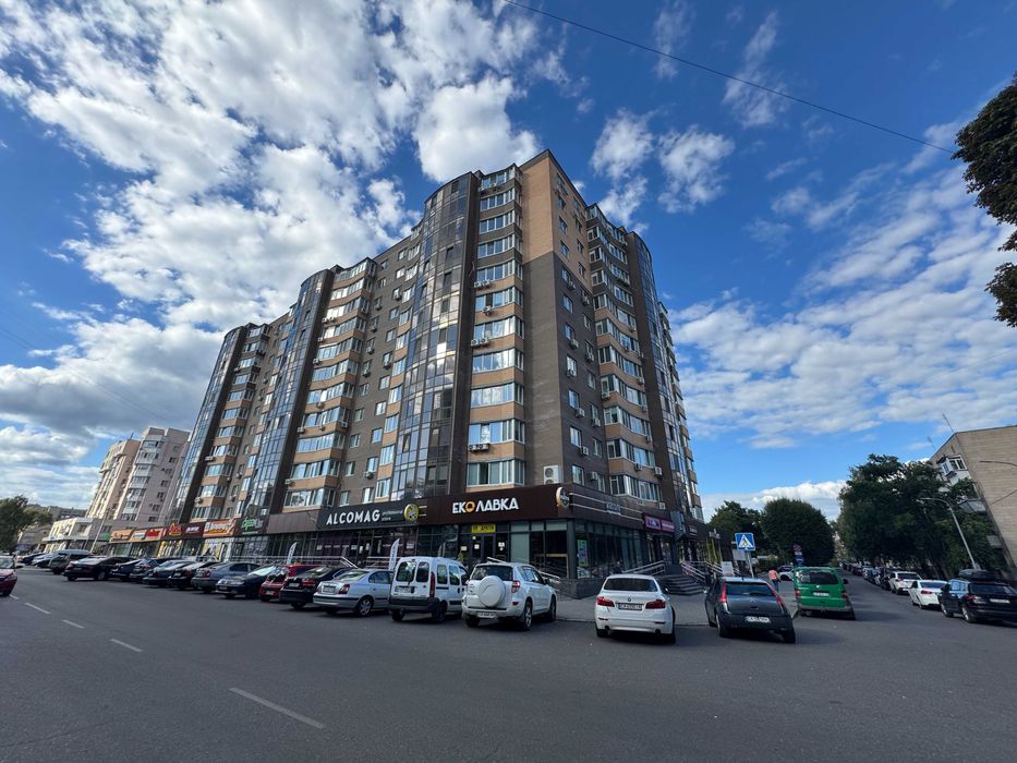 Паркомісце у підземному паркінгу в центрі міста