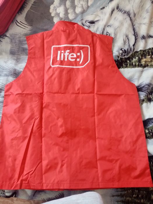 Фирменная жилетка life:)