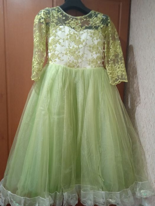 Спортивний костюм, плаття, куртки, шкільна форма