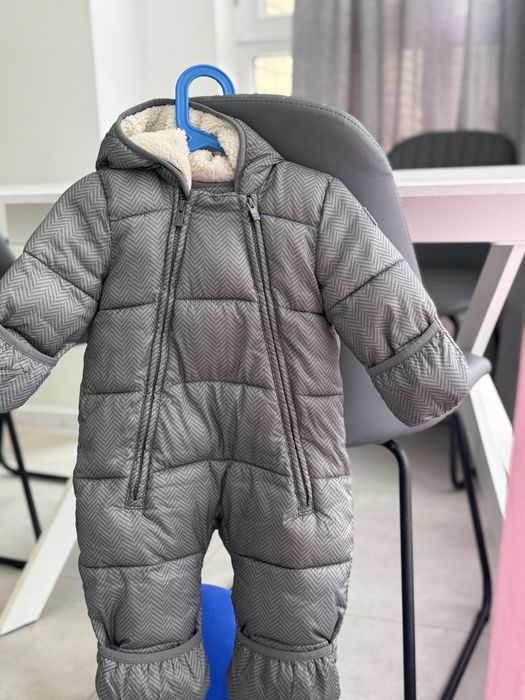 Зимовий комбінезон GAP  6-12 m