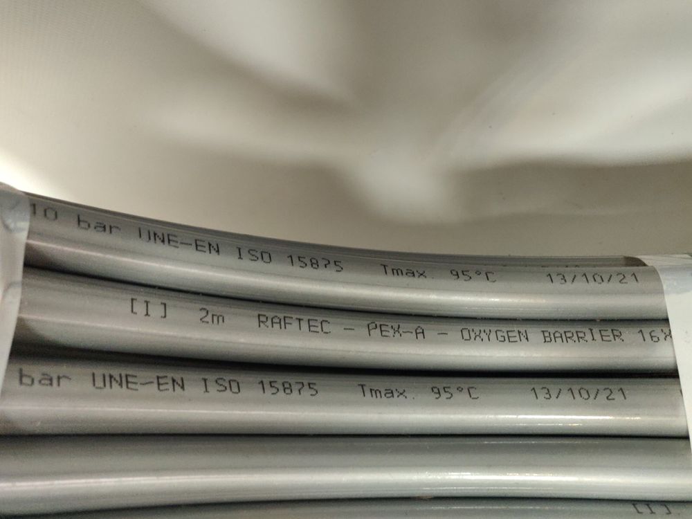 Труба для теплої підлоги Raftec PEX-A 16x2,2мм с кислородным барьером
