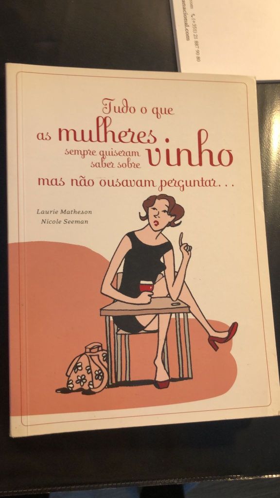 Varios livros vinhos