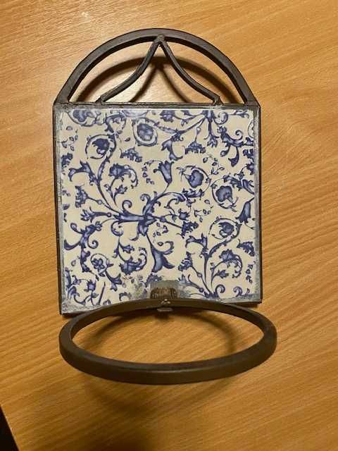 Kwietnik ścienny ceramiczny /postarzany/