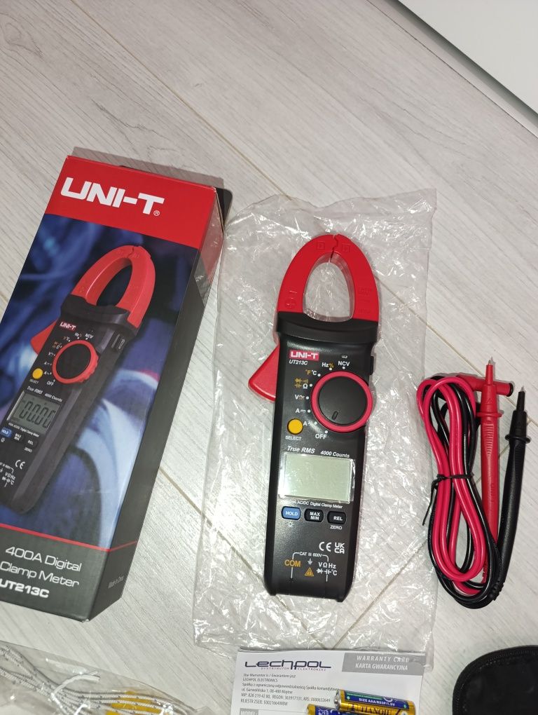 Multimetr MIERNIK  cęgowy UNI-T UT213C