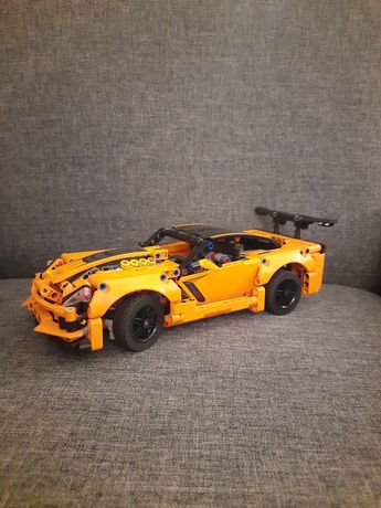 Lego Technic Corvette ZR1 42093 z pudełkiem i instrukcją