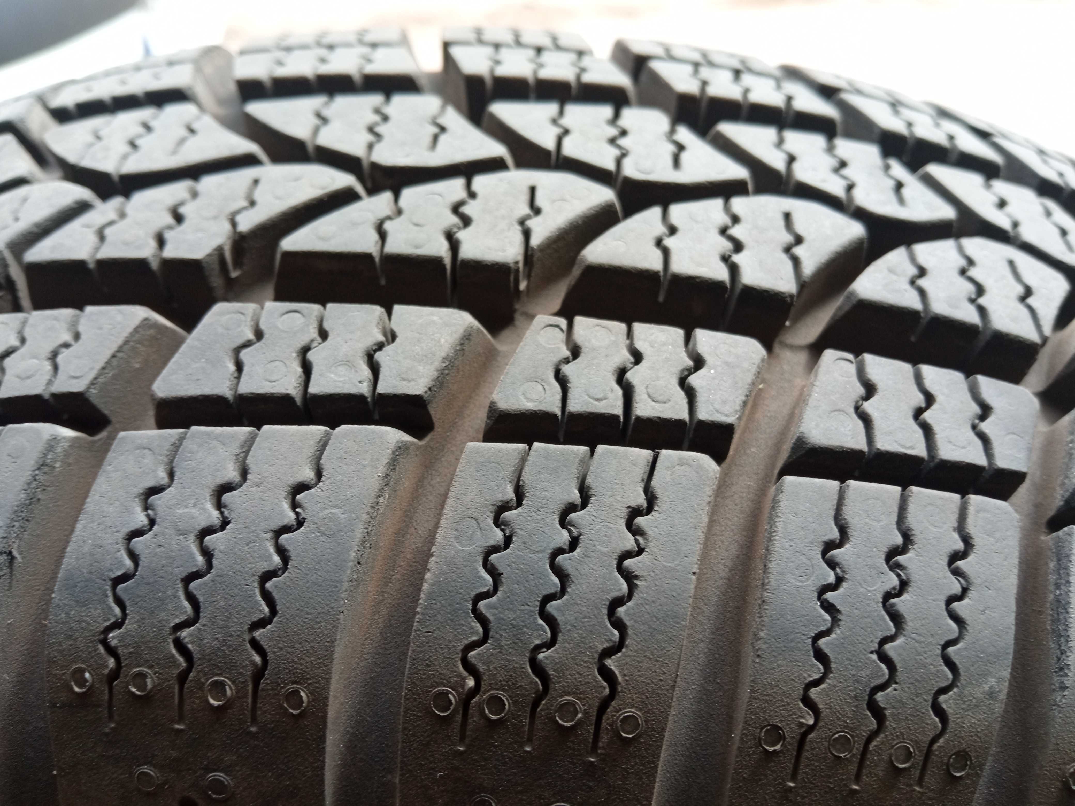 Opony Kormoran 155/70R13  2szt. całoroczne