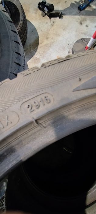 4 opony zimowe Goodrich 225/40/18