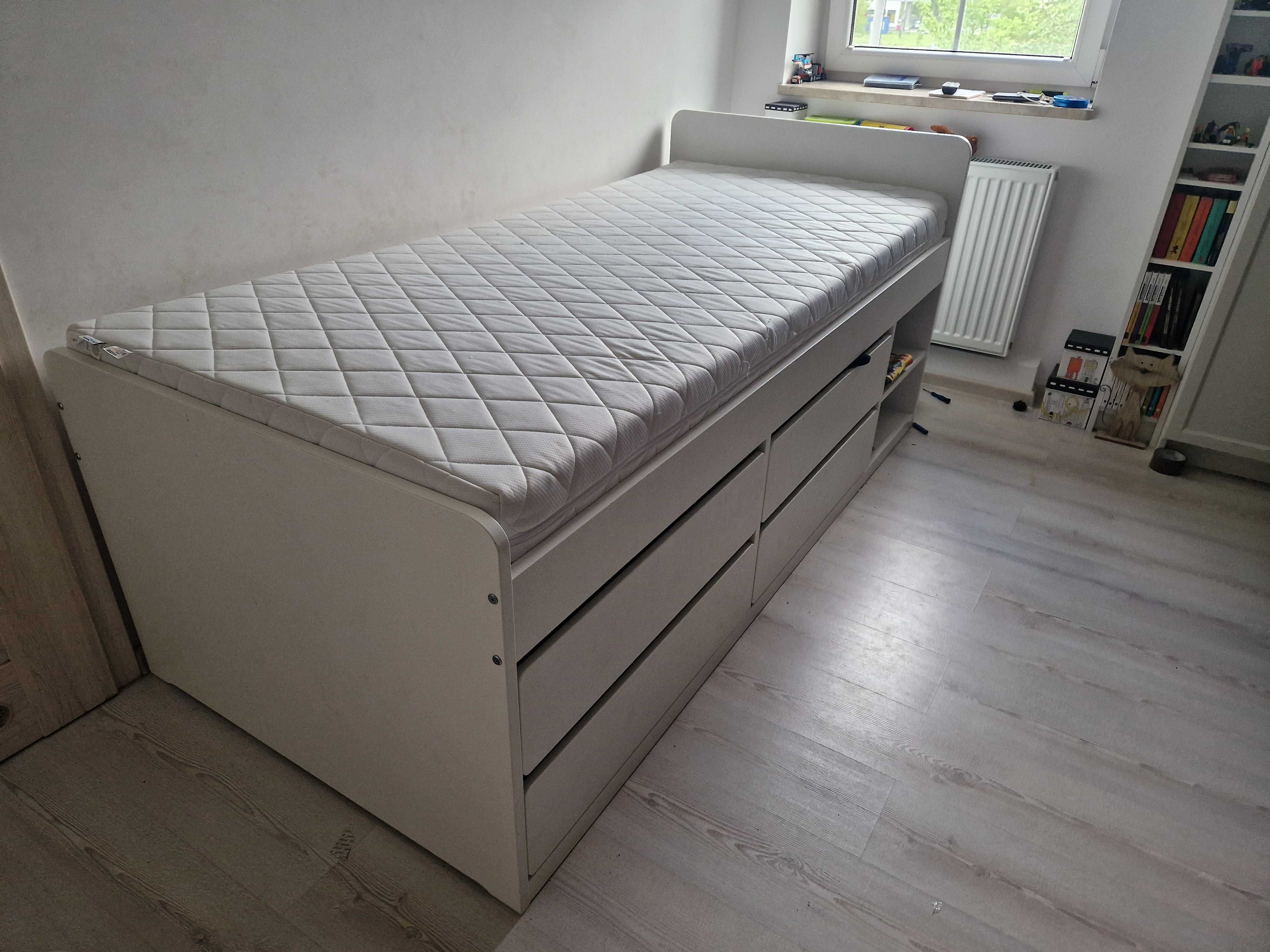 Lóżko Ikea z 4 szufladami stan bdb.