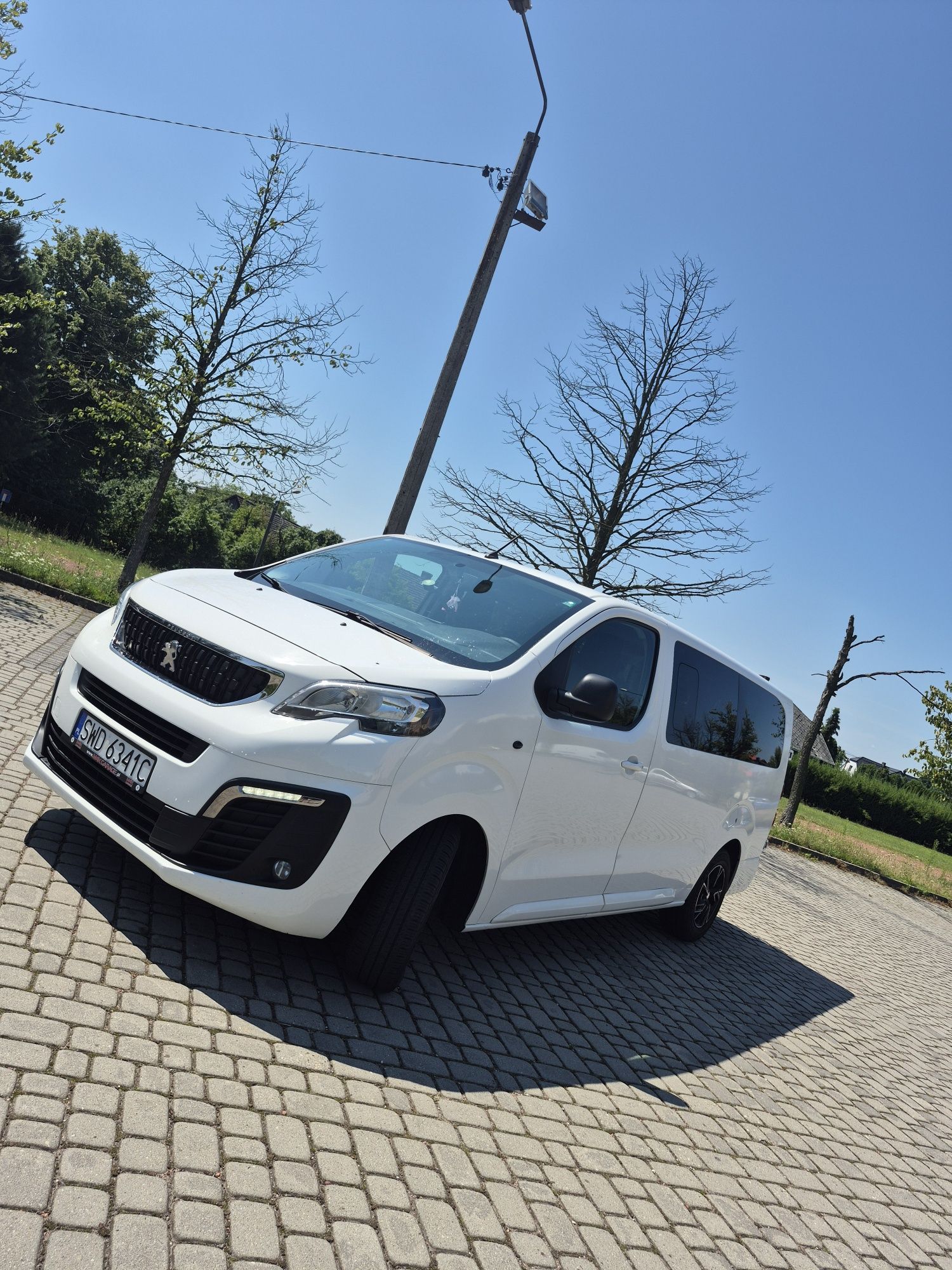 Wynajem Busa 9-osobowego winiety w cenie
