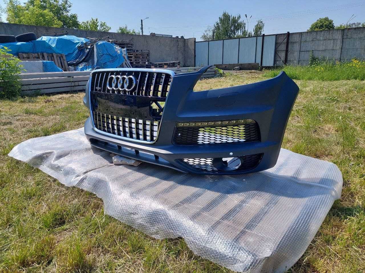 Передній бампер ( в стилі SQ7 )+ DRL на Audi Q7 4L 2005-2015 року