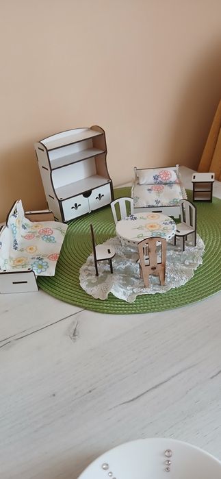 Іграшкові меблі для міні ляльок