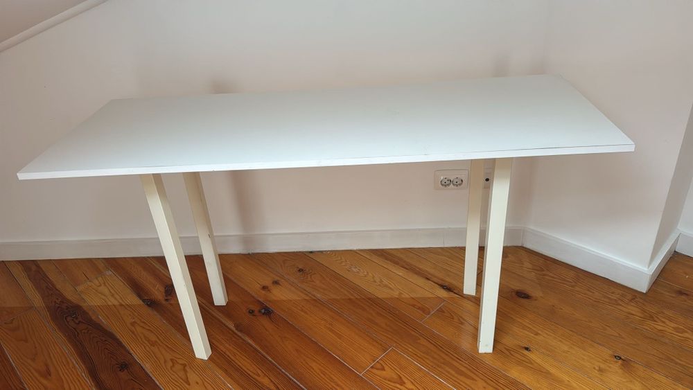 Mesa de escritório branca