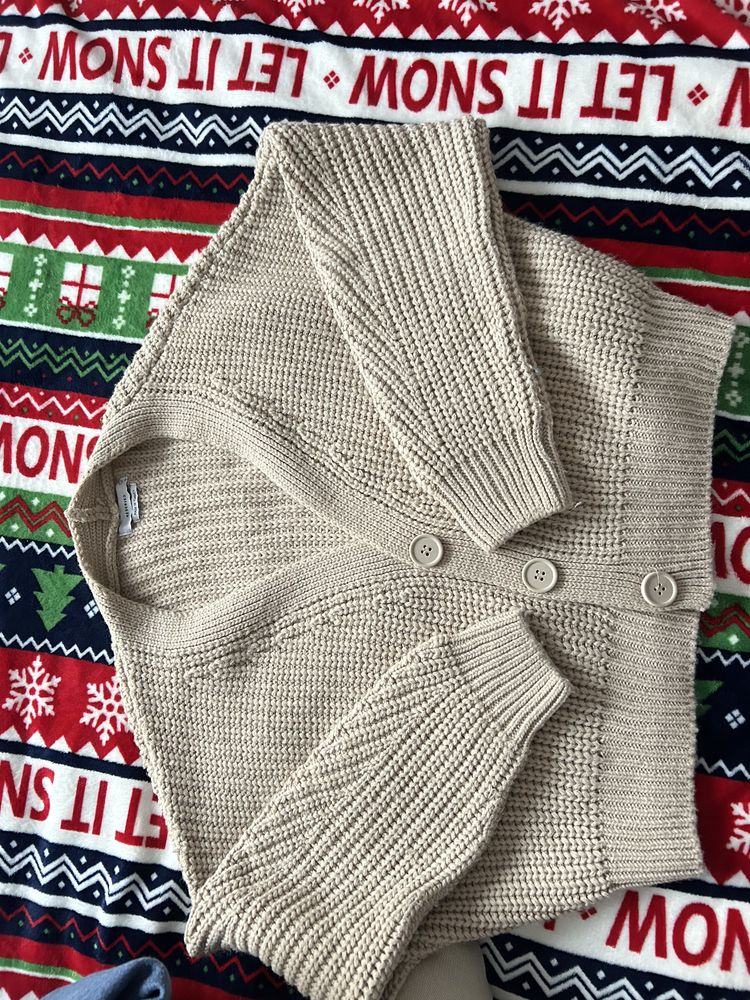 Bezowy sweter reserved