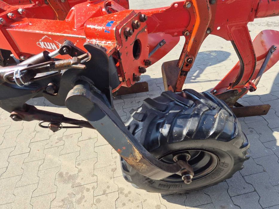 Pług Kuhn Vari-Master 152 5-skibowy obrotowy NON-STOP 2008r