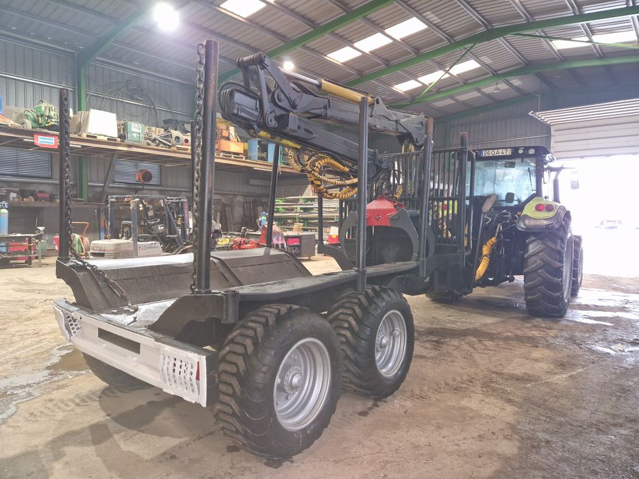 Trator florestal Valtra T130