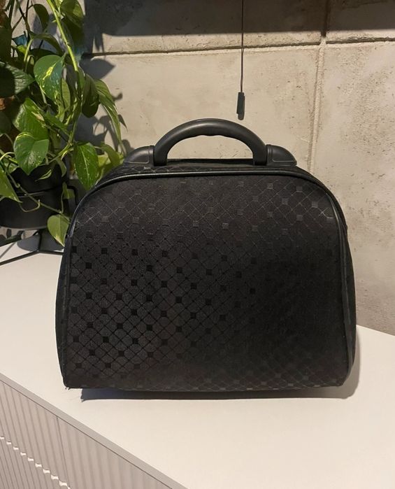 Duży i pojemny kufer