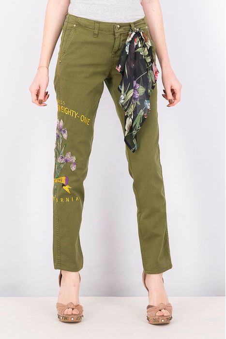 Guess spodnie materialowe chinos chinosy z haftem haftowane khaki s 36
