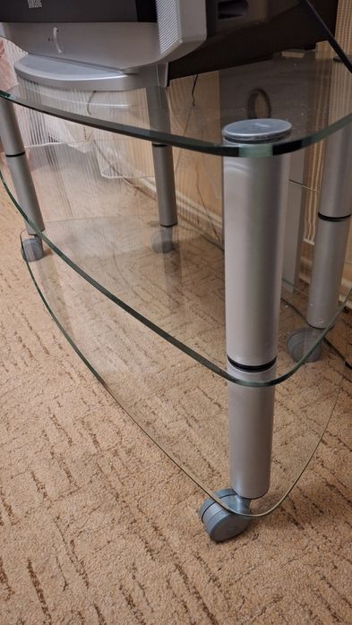 Столик під телевізор з скла.