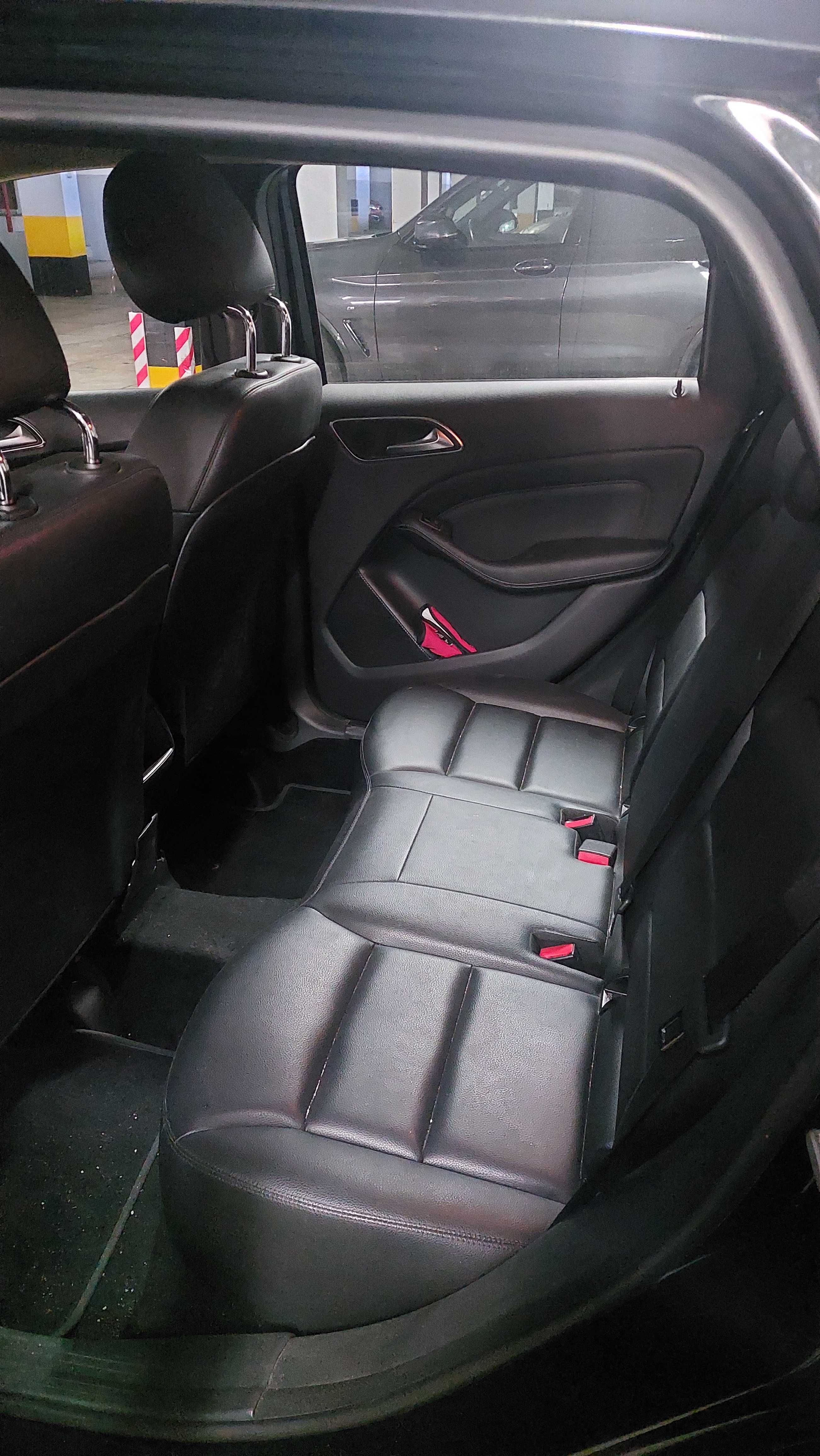 Excelente Mercedes-Benz