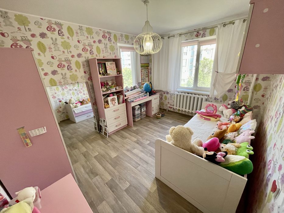 Продаж квартири в районі 5 Зарічного