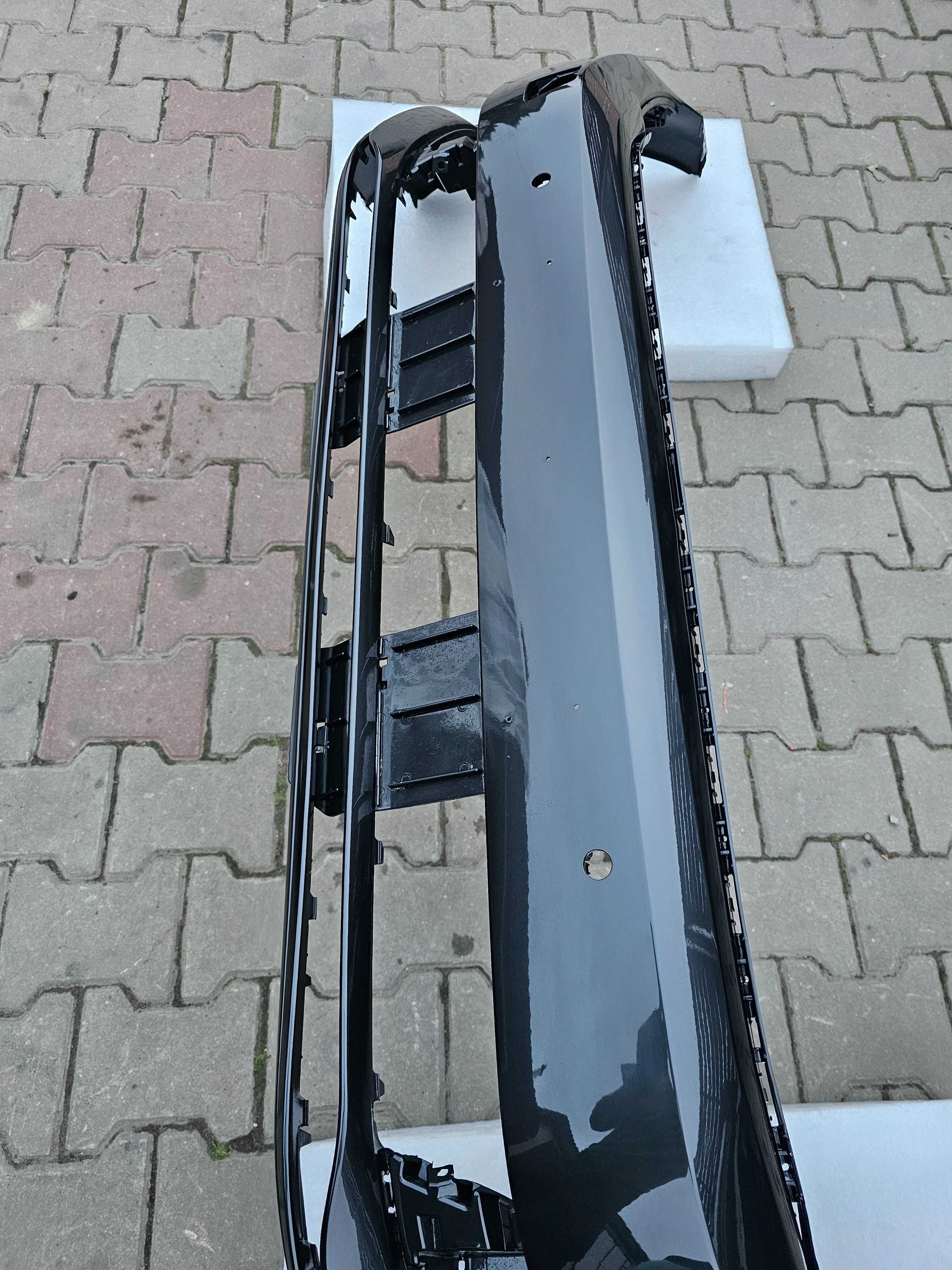 Zderzak Przód Volkswagen Passat B8 PDC Kod lakieru LB7R IDEALNY