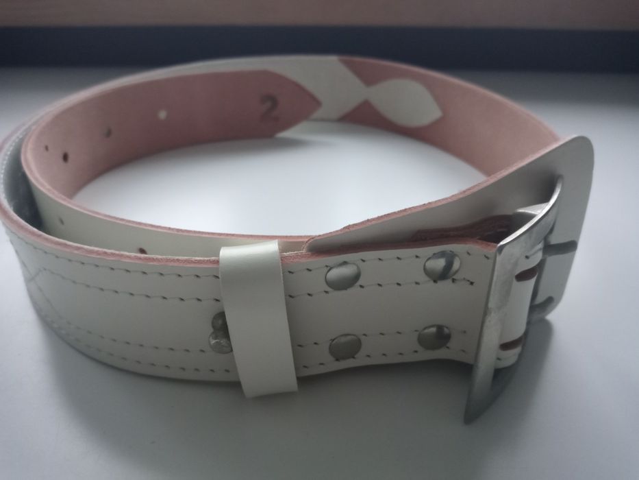 Pas biały skórzany