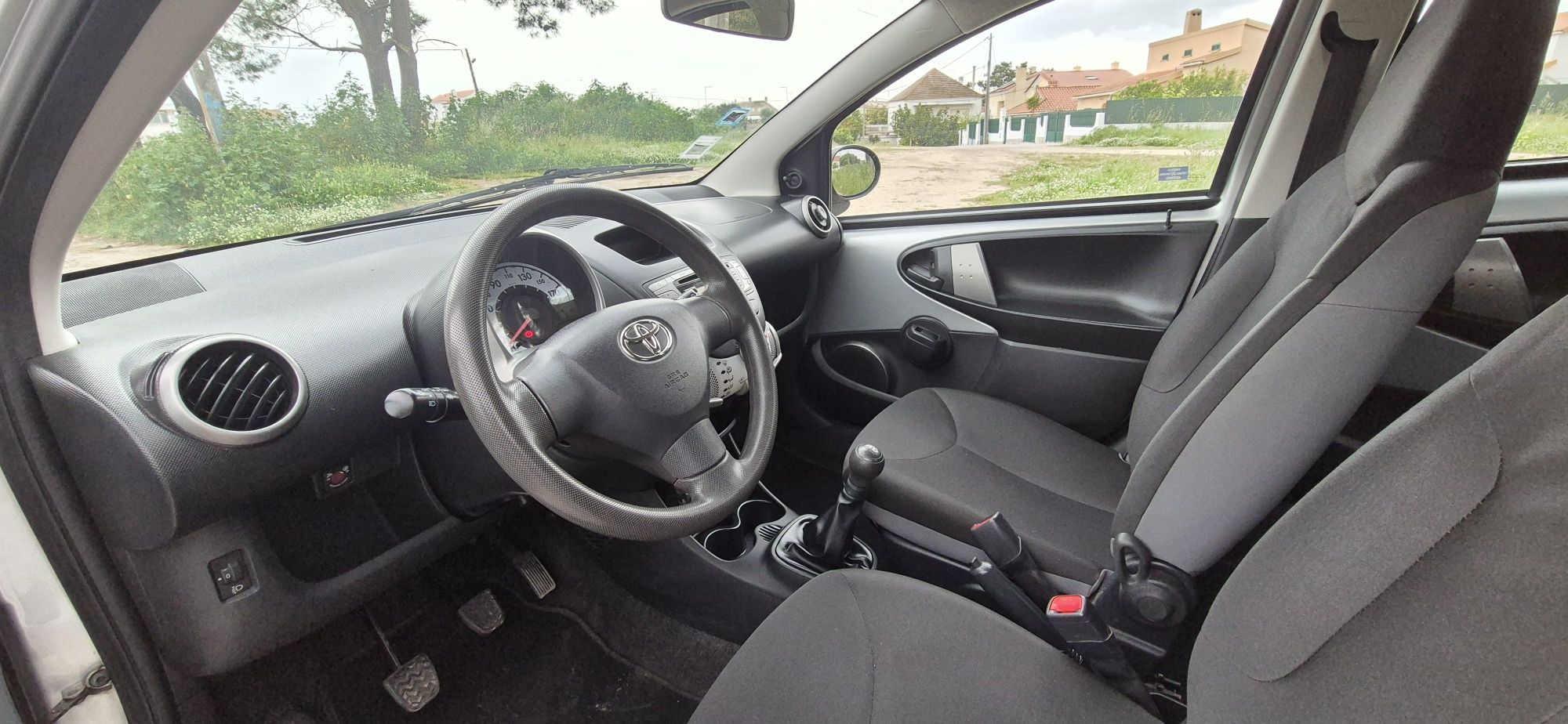 Toyota Aygo 1.0 5 Portas AC  de 2013 APENAS 81.000KM