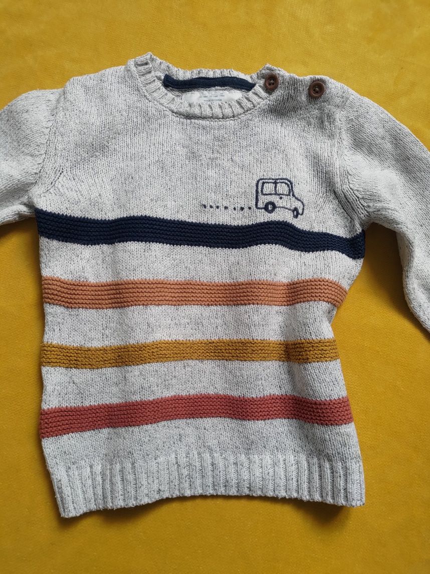 Fajny chłopięcy sweterek 86 F&F
Marki F&F
Odcienie szarości oraz kolor