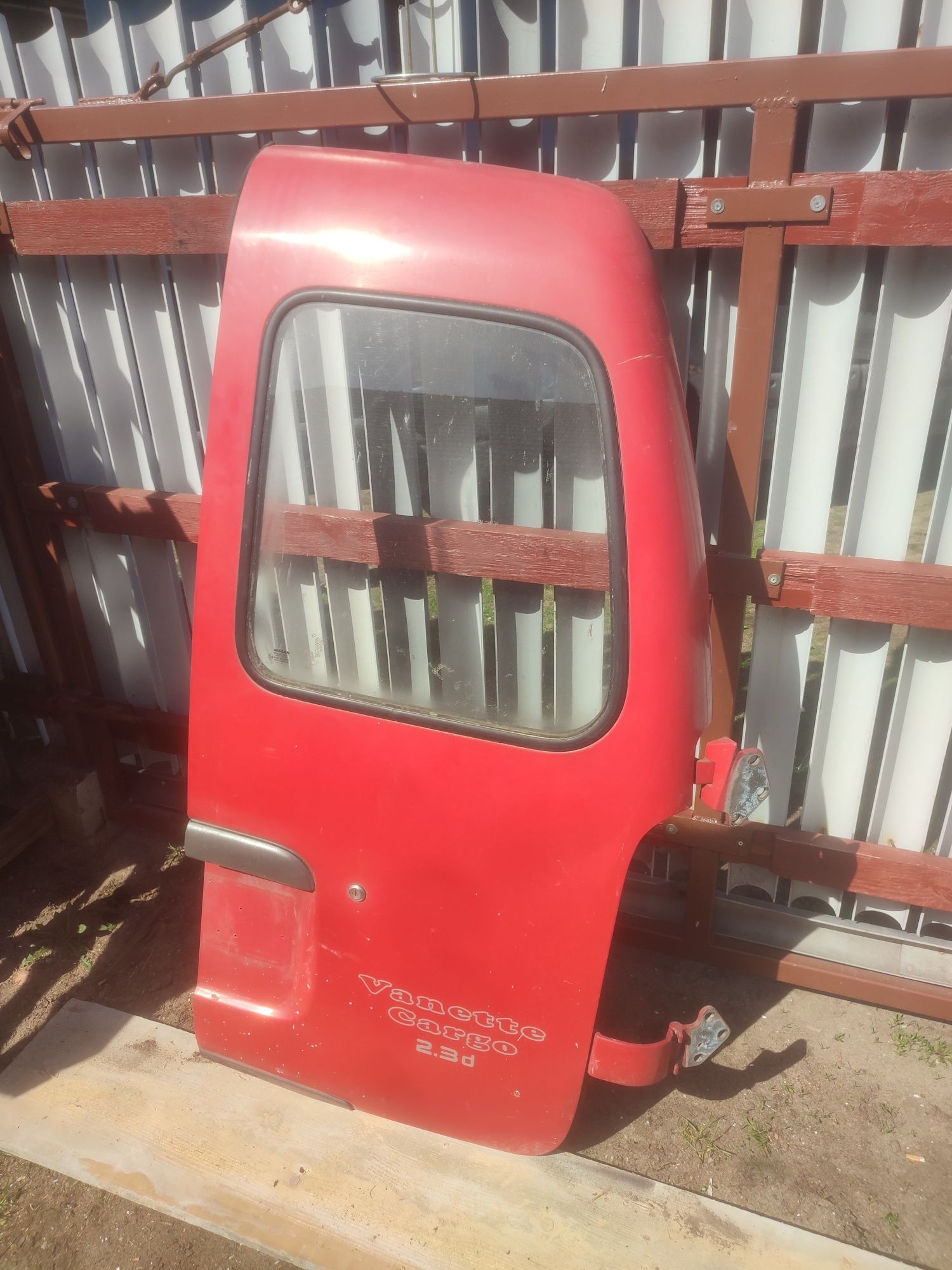 Drzwi nissan vanette cargo