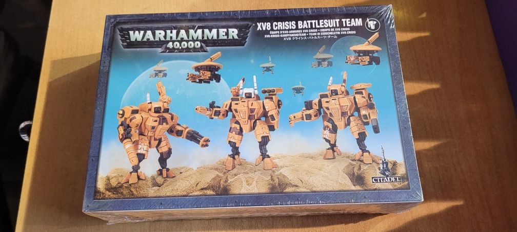 Warhammer 40k XV8 Crisis Battlesuit Team