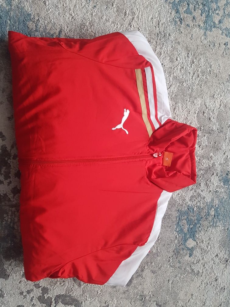 Продам фірмова куртка Puma