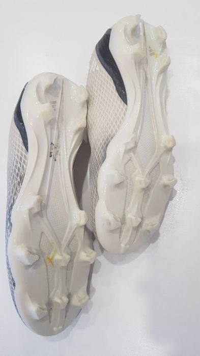 Vendo chuteiras Adidas em muito bom estado.