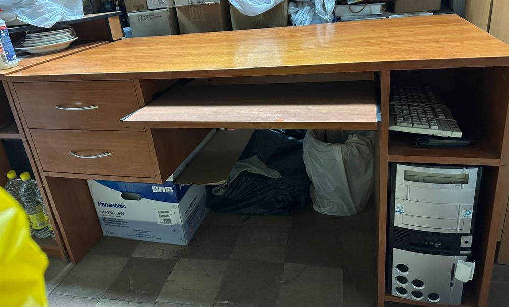 Продам компьютерний стіл