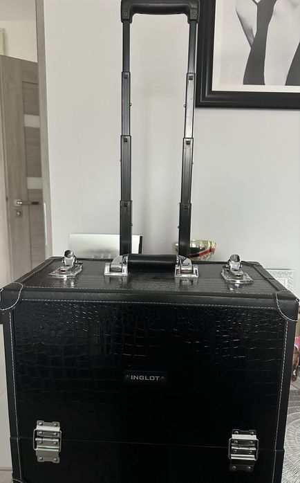 Kufer kosmetyczny Inglot