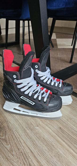 Łyżwy hokejowe Bauer Ns rozmiar 39 wkładka 25,4cm używane