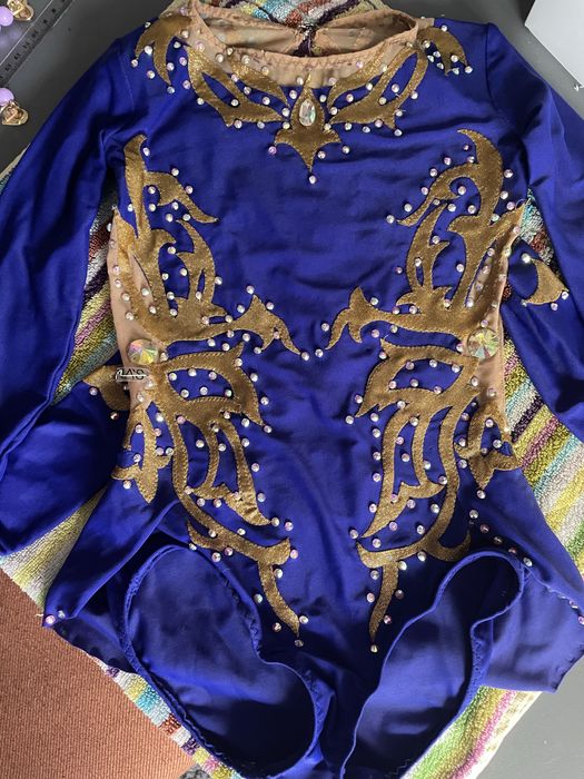 Fato de ginastica ritmica, excelente estado