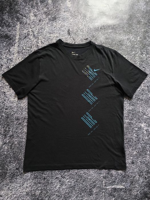 Футболка Nike з гарним лого М розмір