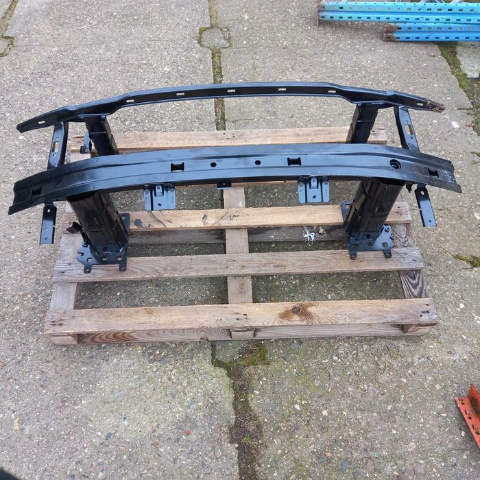 Бампер передній з разборки Шкода Skoda Enyaq Еніак запчастини бу шрот