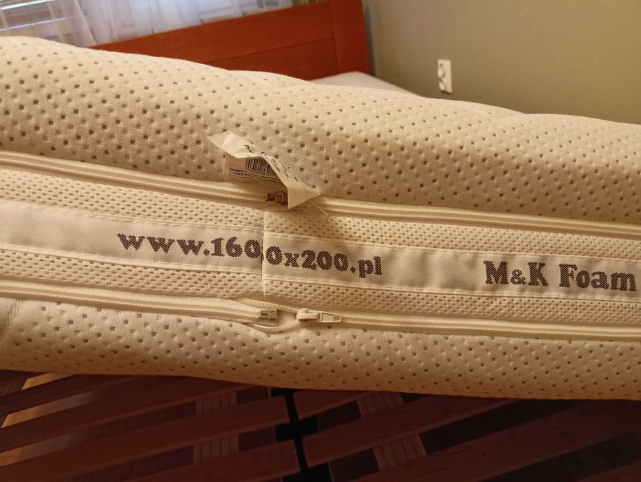 Łóżko z materacem do sypialni drewniane dwuosobowe