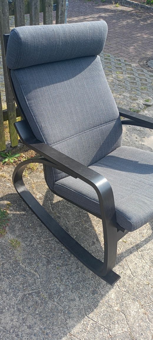 Fotel bujany finka Ikea poang czarny szary krzesło bujane czarne