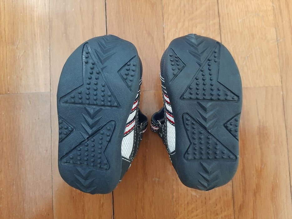 Sapatilhas bebé Zippy 19 como novas