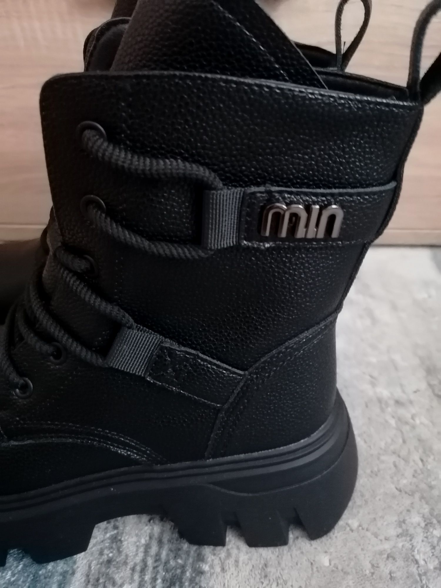 Extra trapery Minu- mocno ocieplane czarne rozm. 40