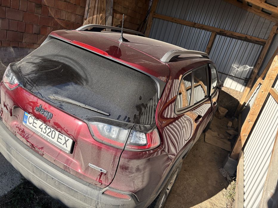 Автомобіль Jeep Cherokee