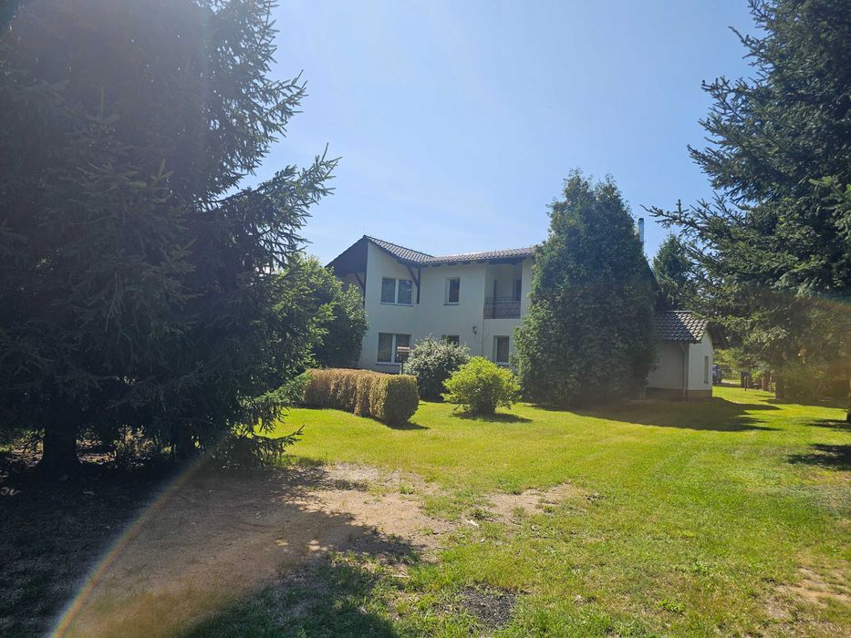 Dom wolnostojący + duży garaż, piękny ogród, duża działka, bez pośredn