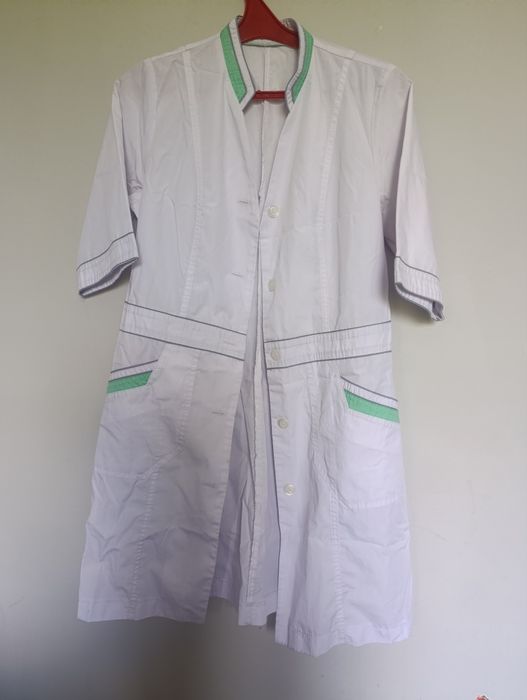 Халат медичний білий