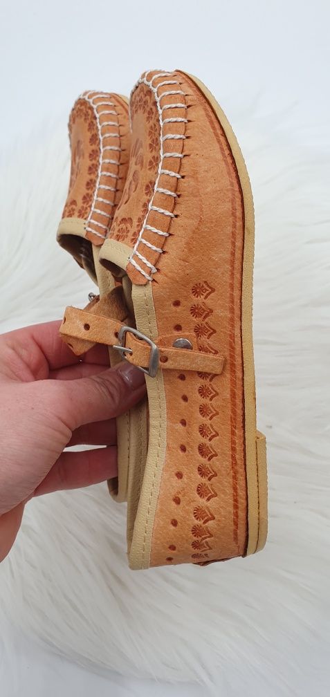 Kierpce r.22 długość 21cm góralskie skóra naturalna skórzane