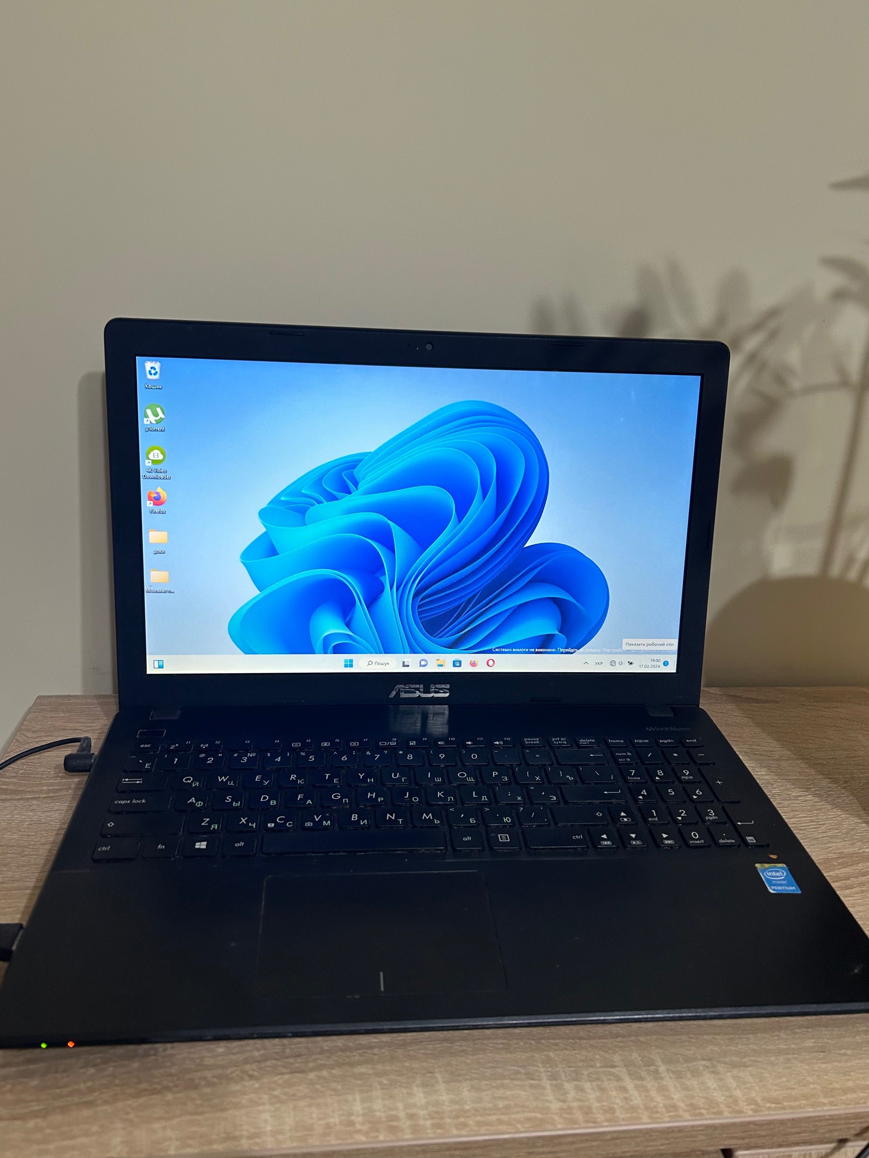 Ноутбук Asus ×551M + зарядка