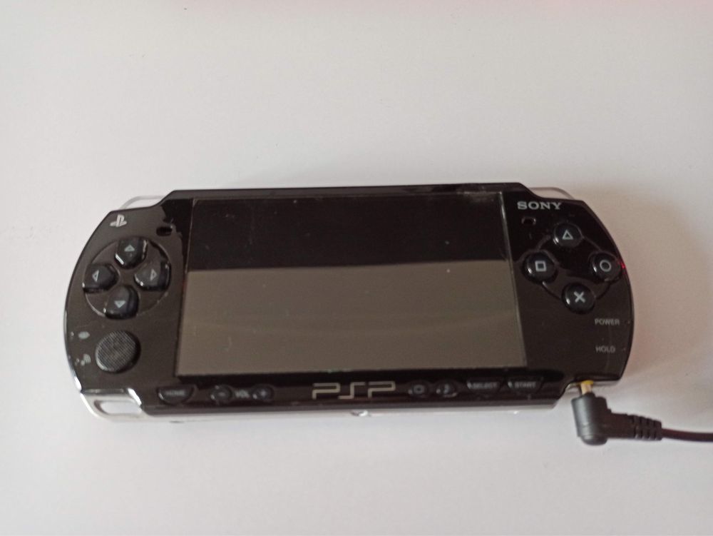 Sony PSP Slim 2004 z kartą i grami