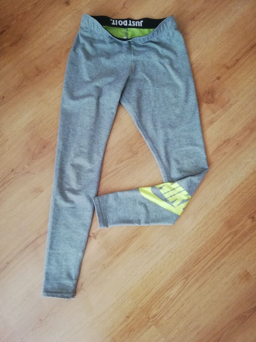 Leginsy Nike rozmiar S